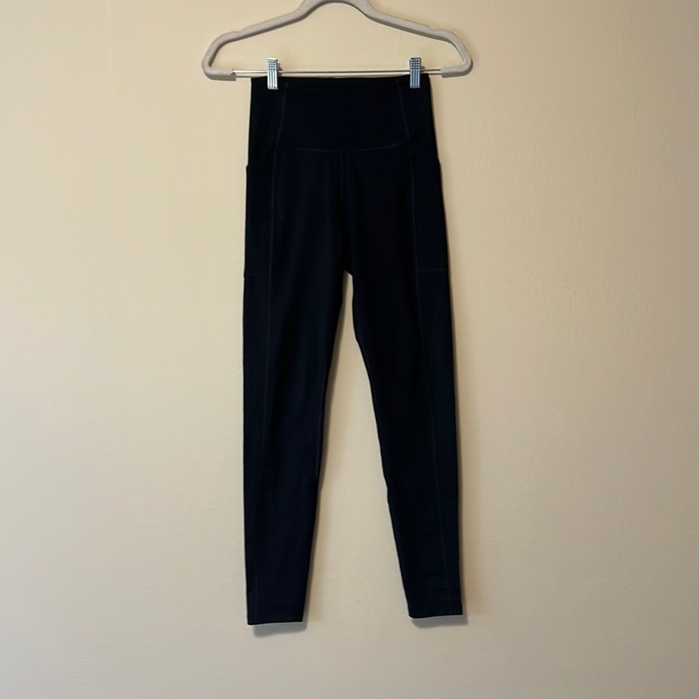Girlfriend collective black leggings w/ pockets